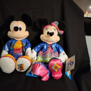 New Mickey and Minnie in their finest 70s outfits. NWT